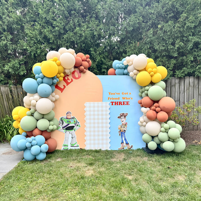 How to Decorate Balloons for a Birthday Party