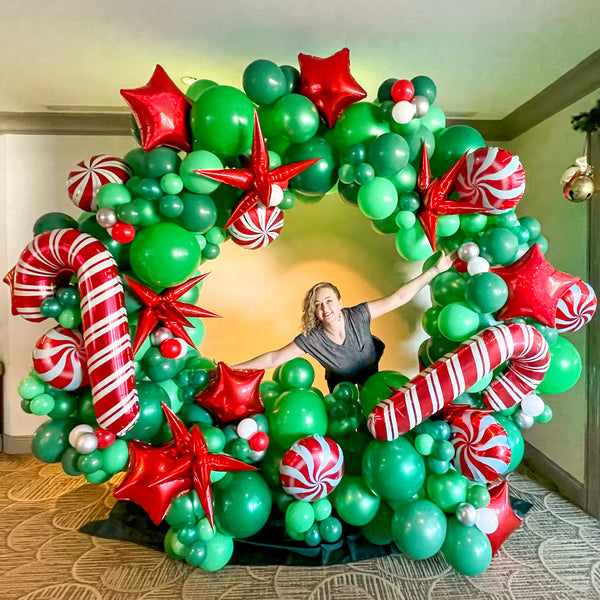 Holly Holiday Wreath Photo Op Frame