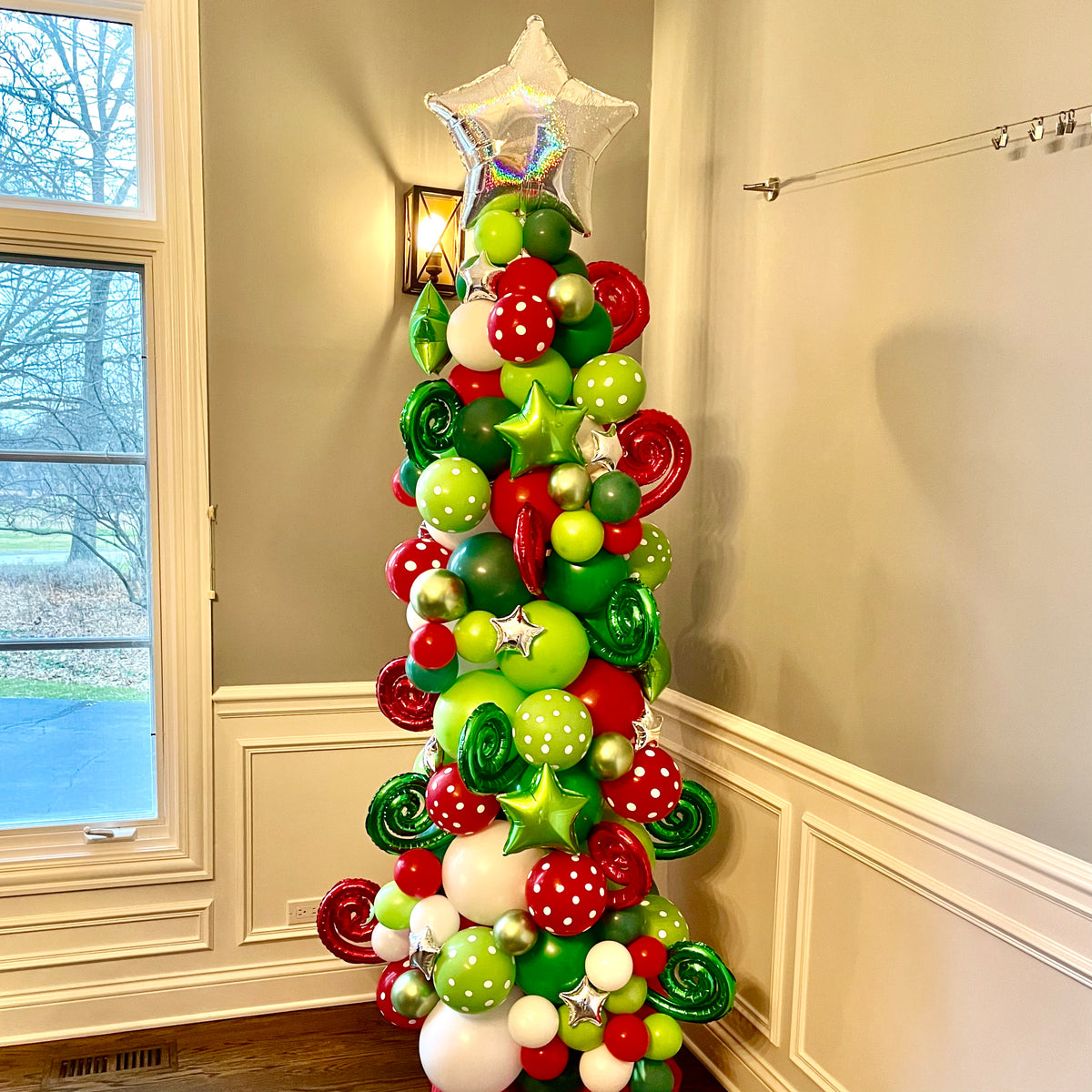 Christmas Tree Balloon Sculpture