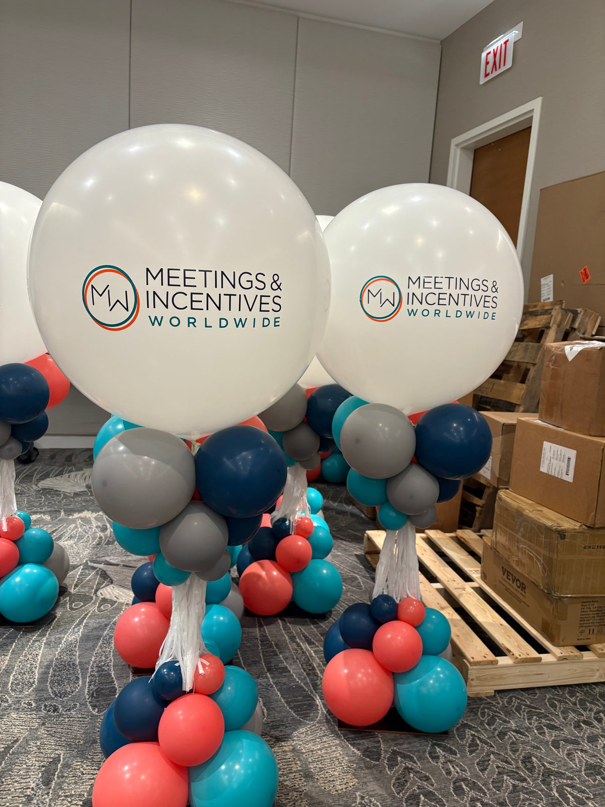 Logo Centerpiece