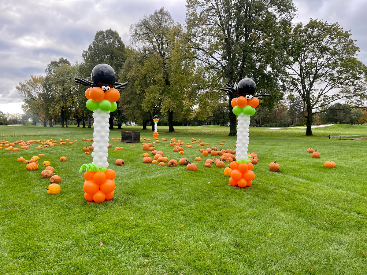 Balloon Columns With Spiders