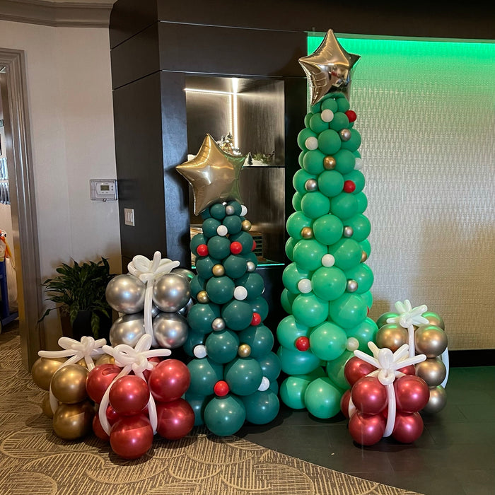 Christmas Tree and Gifts Balloon Sculptures
