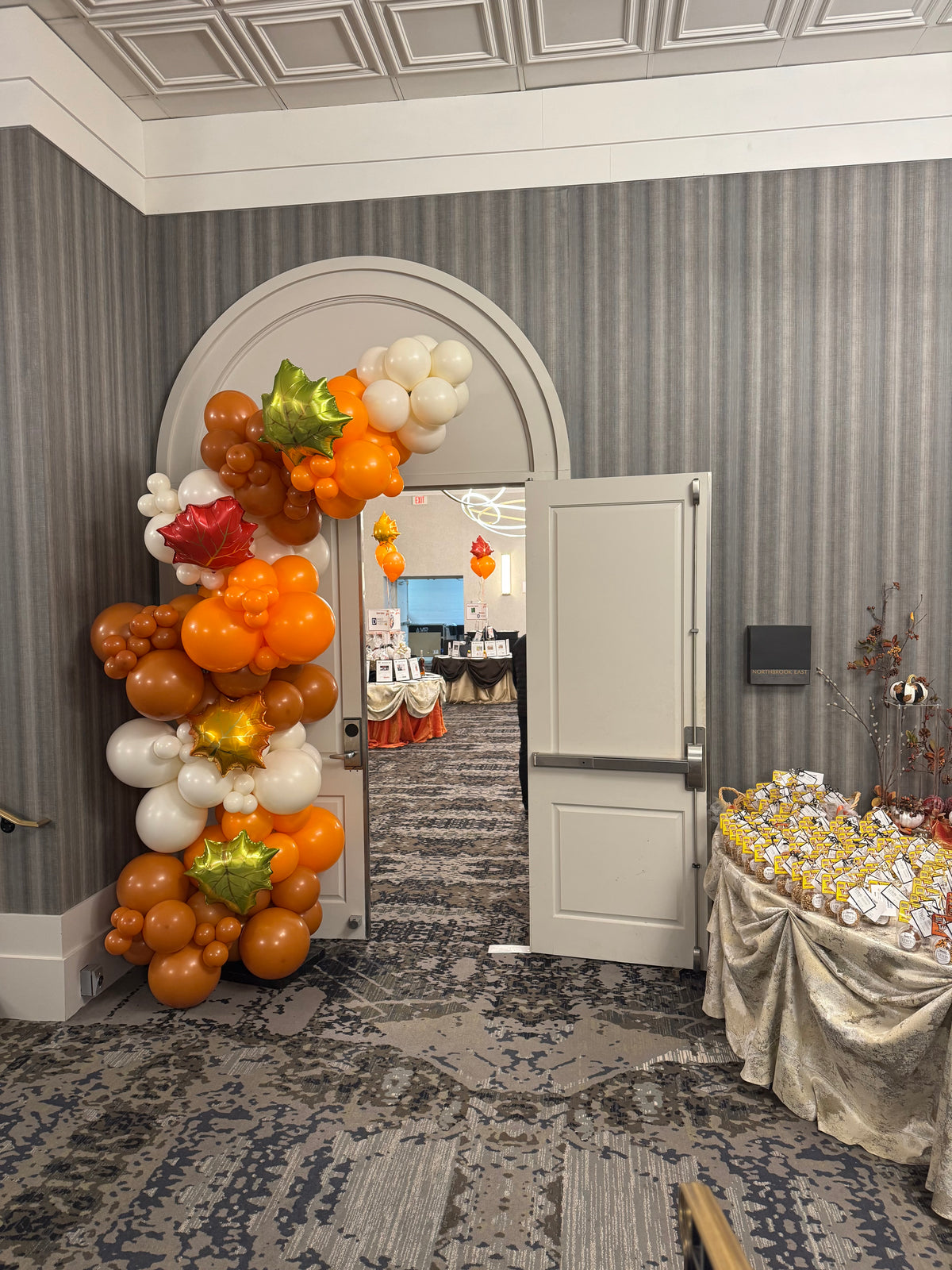 $395 Fall Balloon Arch