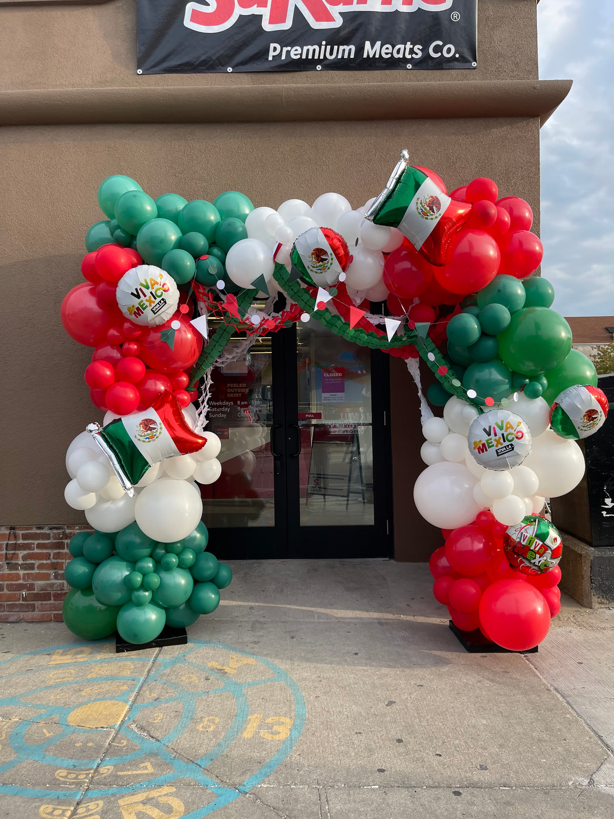 Themed Full Arch