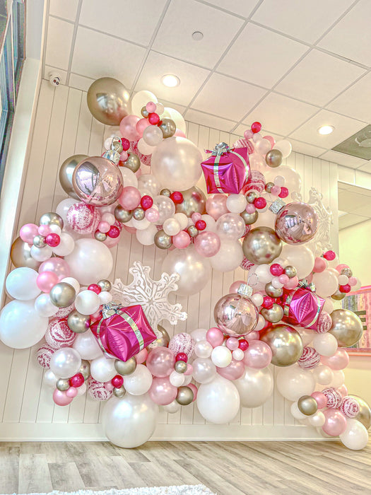 Glamorous Winter Balloon Wall Wreath